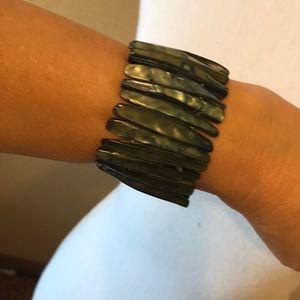 Green shell elastic bracelet